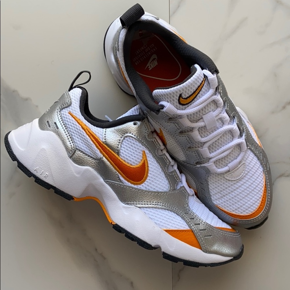 NWT Nike Air Heights - Picture 5 of 8